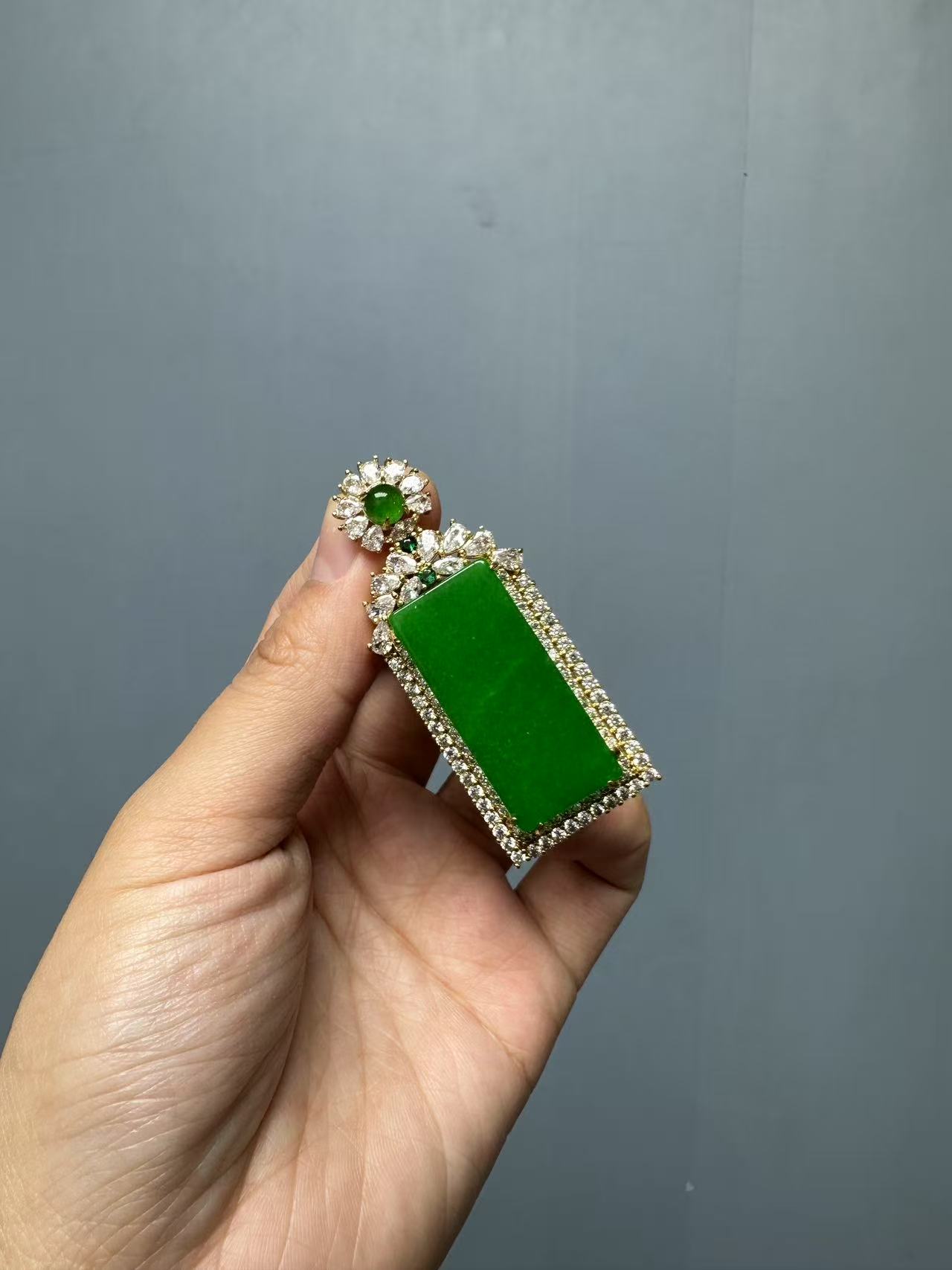 翡翠豪镶14k太阳花无事牌吊坠