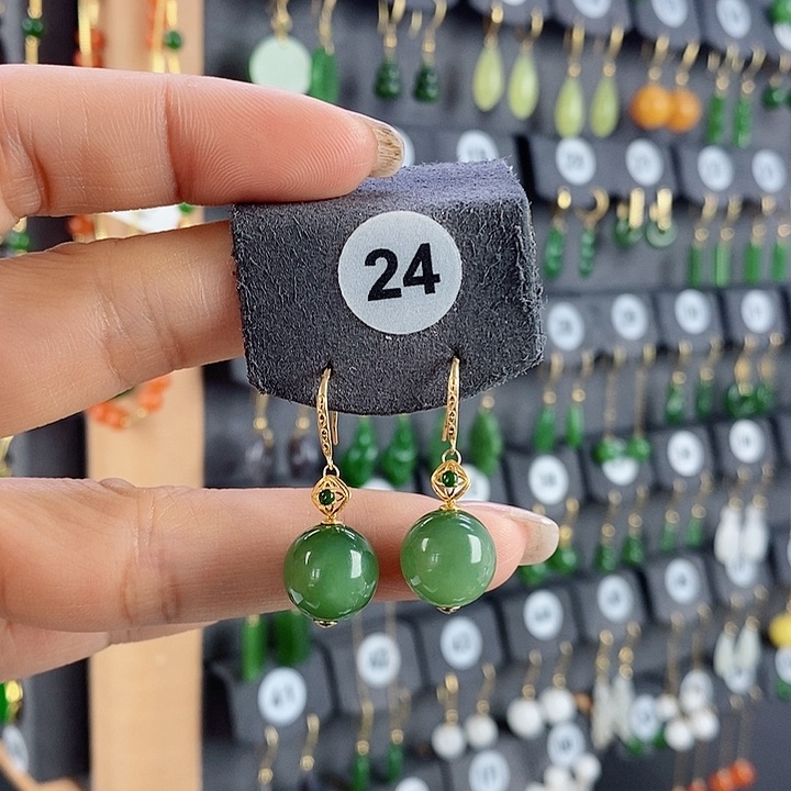 和田玉18K金镶嵌耳饰