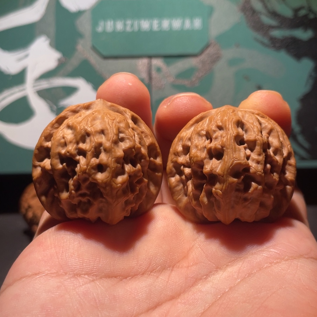 文玩核桃吊坠39野狼2581202