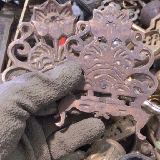 强***闪电购铜摆件工艺品