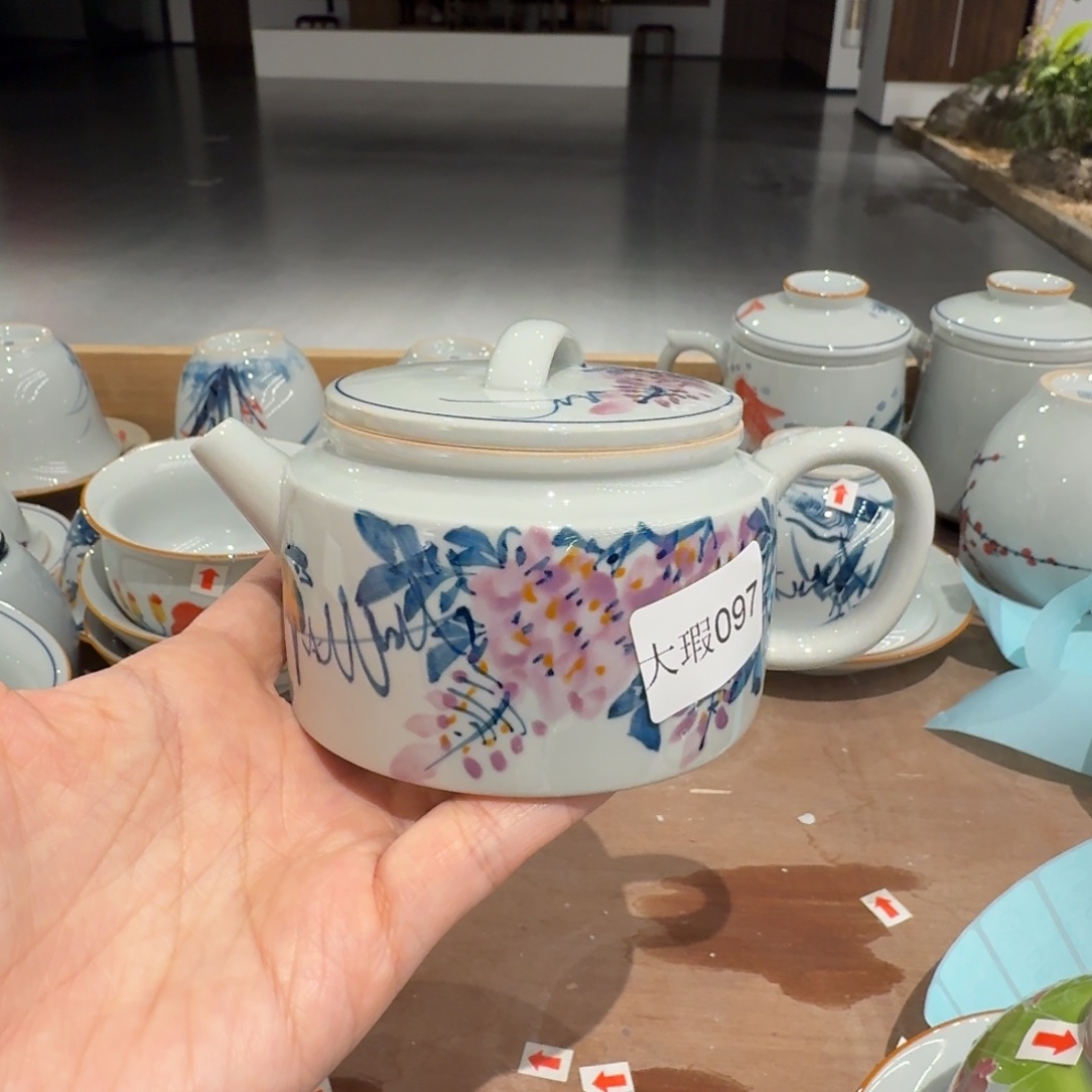 釉下手绘茶具微瑕