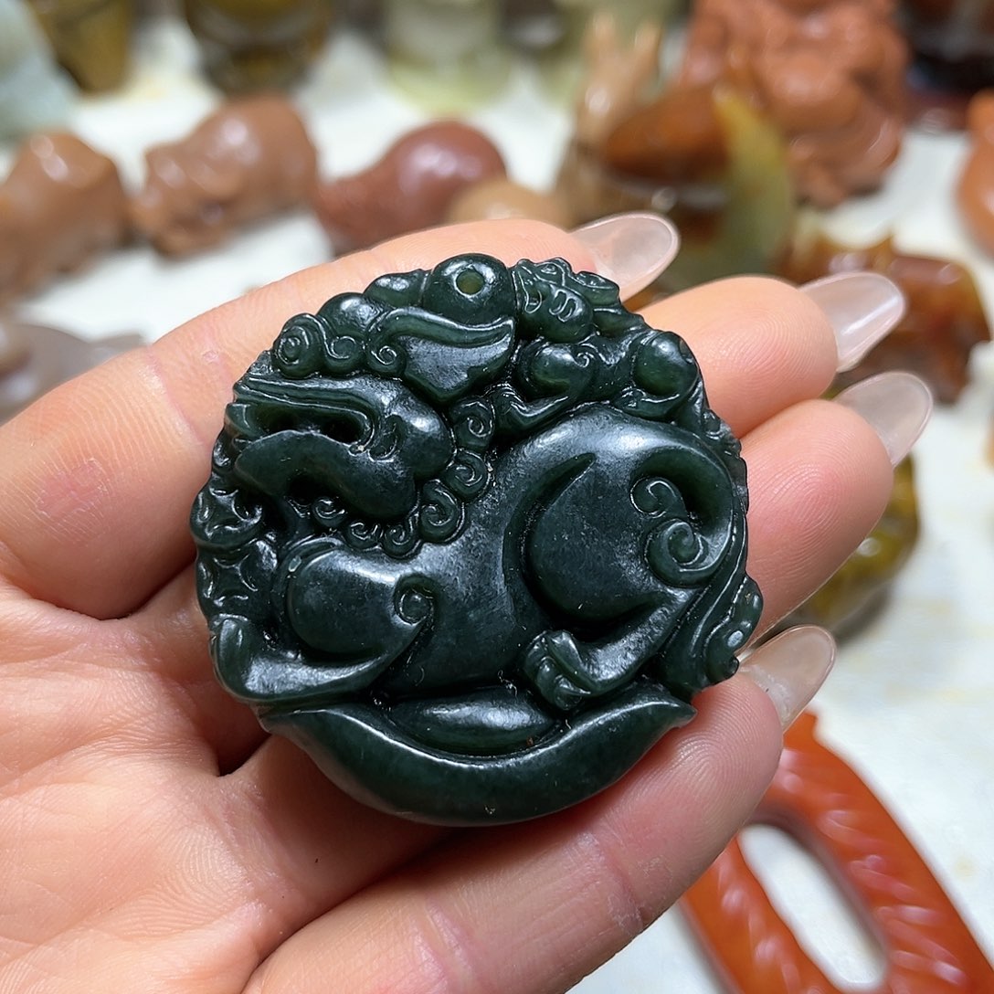 白玉菩提吊坠白玉菩提吊坠