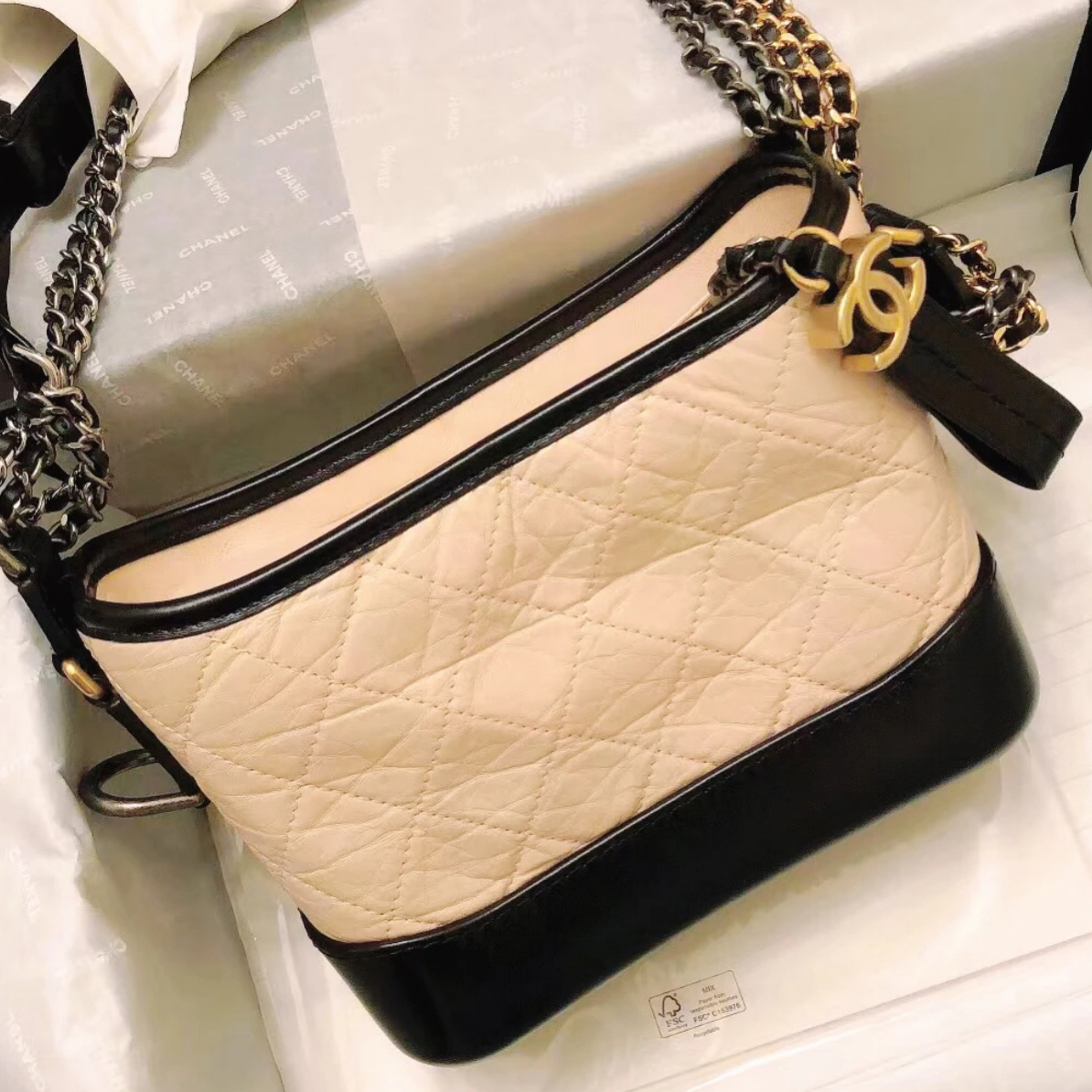 95新 Chanel/香奈儿 多多奢品/香奈儿奶茶拼色小号流浪挎包/96新