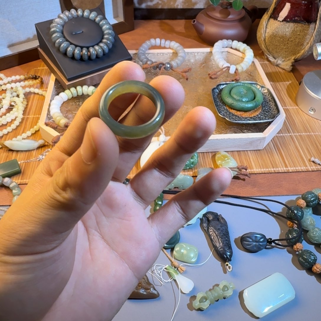 森***k和田玉（糖玉）未镶嵌颈饰