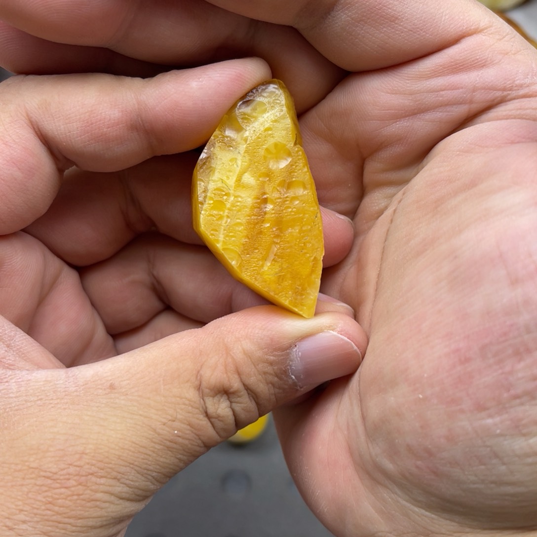 定制蜜蜡未镶嵌维原石