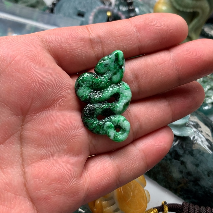 翡翠颈饰未镶嵌保真天然A货翡翠