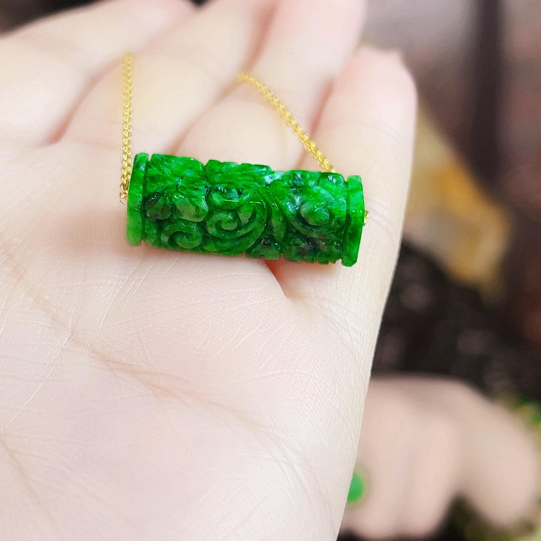 翡翠未镶嵌颈饰多样性