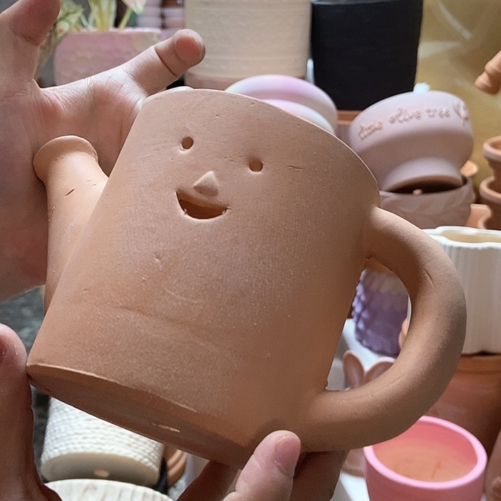 17×10笑脸水壶花盆 粗陶1个