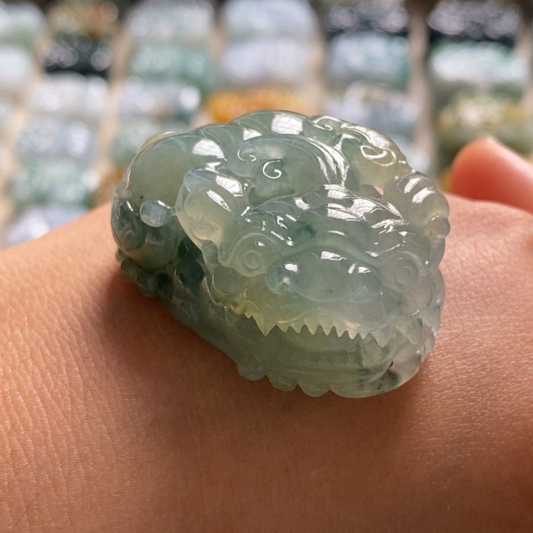 翡翠未镶嵌颈饰天然翡翠貔貅吊坠