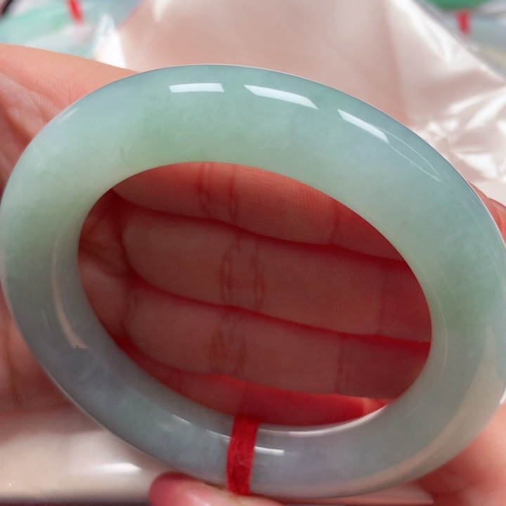 翡翠手镯（圆镯）未镶嵌葡萄肉55