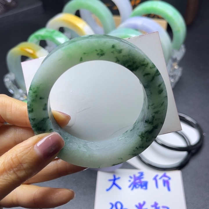 定制翡翠未镶嵌手镯