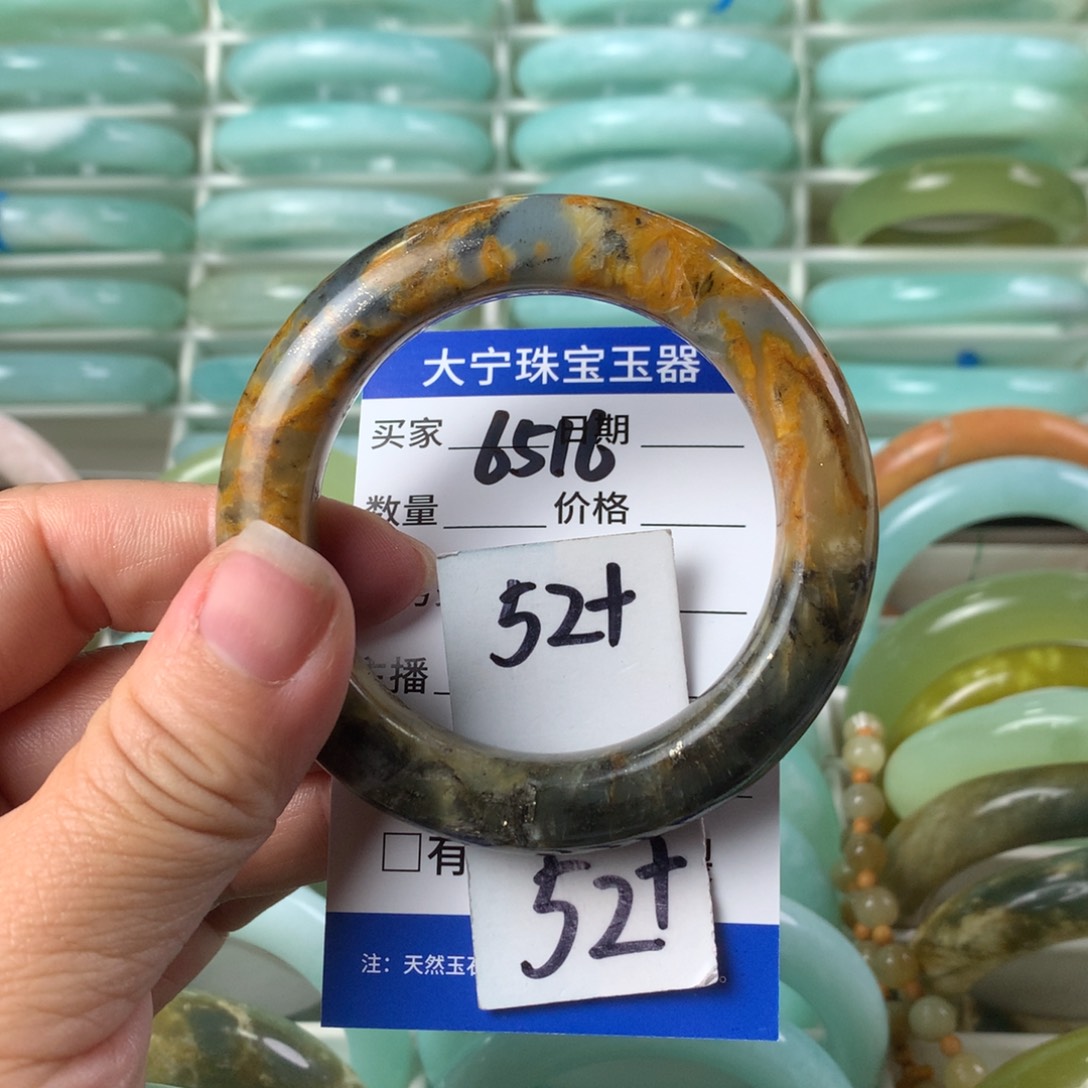 蛇纹石玉手镯未镶嵌你6516