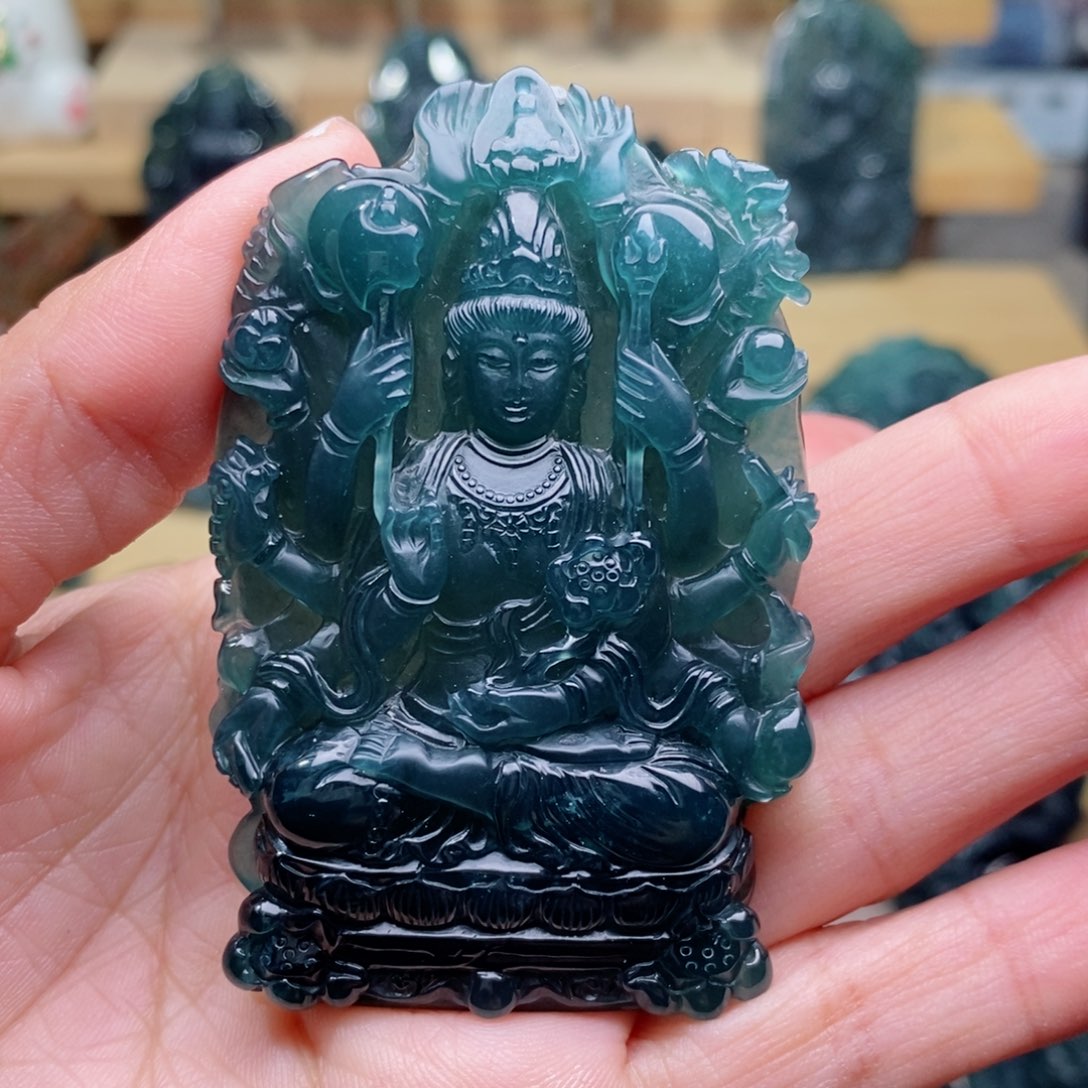 翡翠颈饰未镶嵌૧****૭千手观音