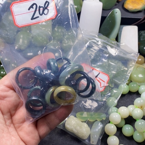 未镶嵌蛇纹石玉手链揆**武