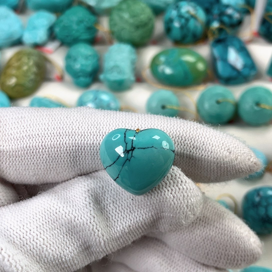 绿松石未镶嵌挂件