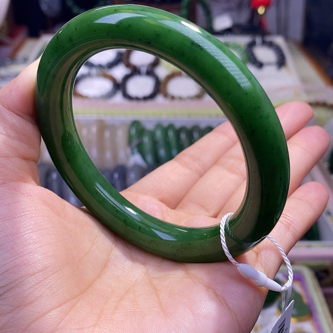 颈饰未镶嵌和田玉毕业级老坑料碧玉圆条手镯59.5