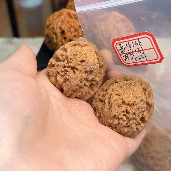 文玩核桃把件赵喜满南将石