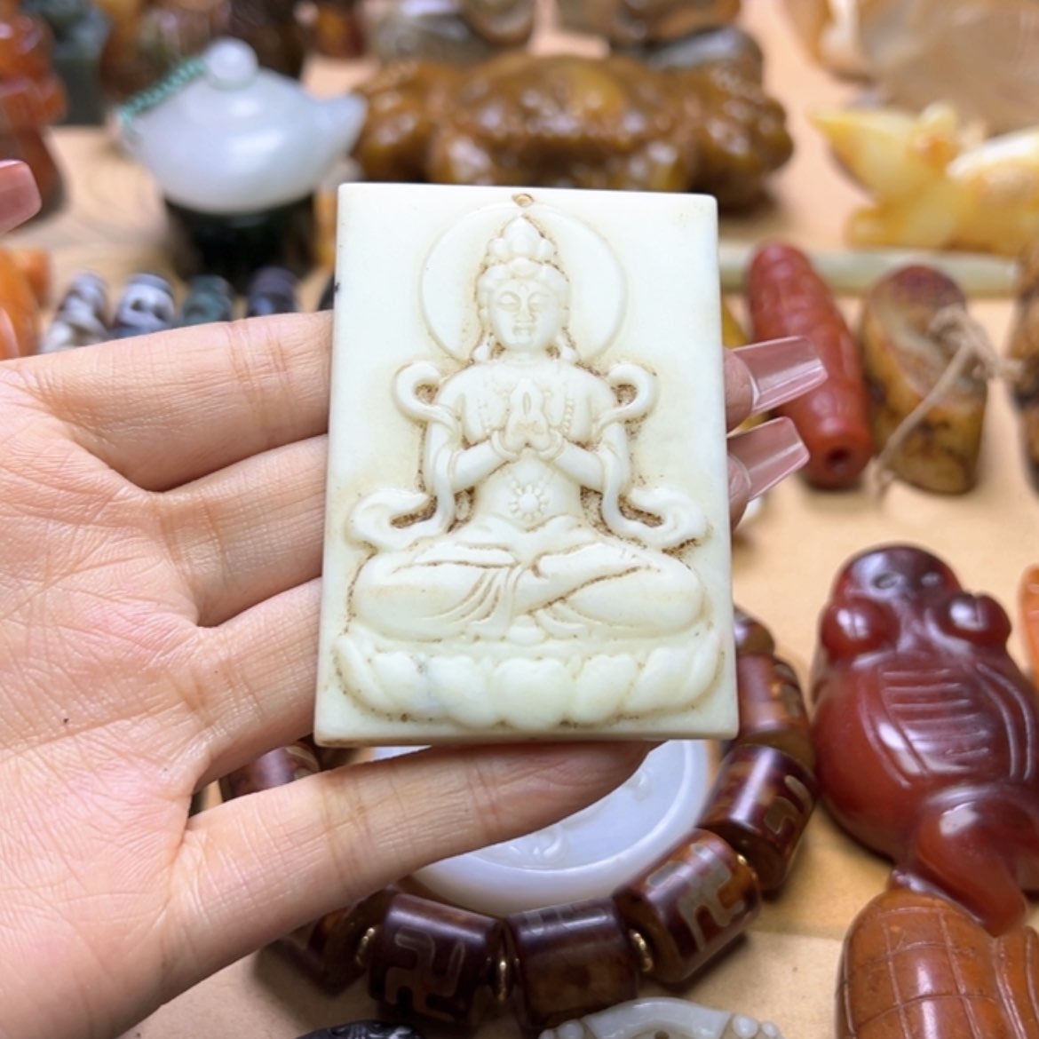 【闪购商品】蛇纹石玉颈饰未镶嵌