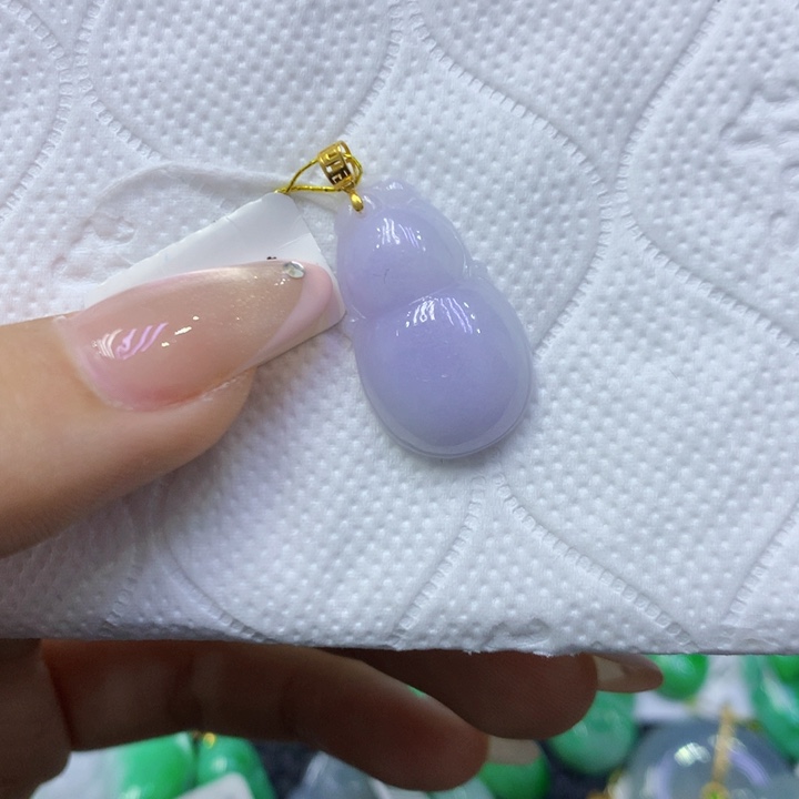 颈饰18K金镶嵌翡翠