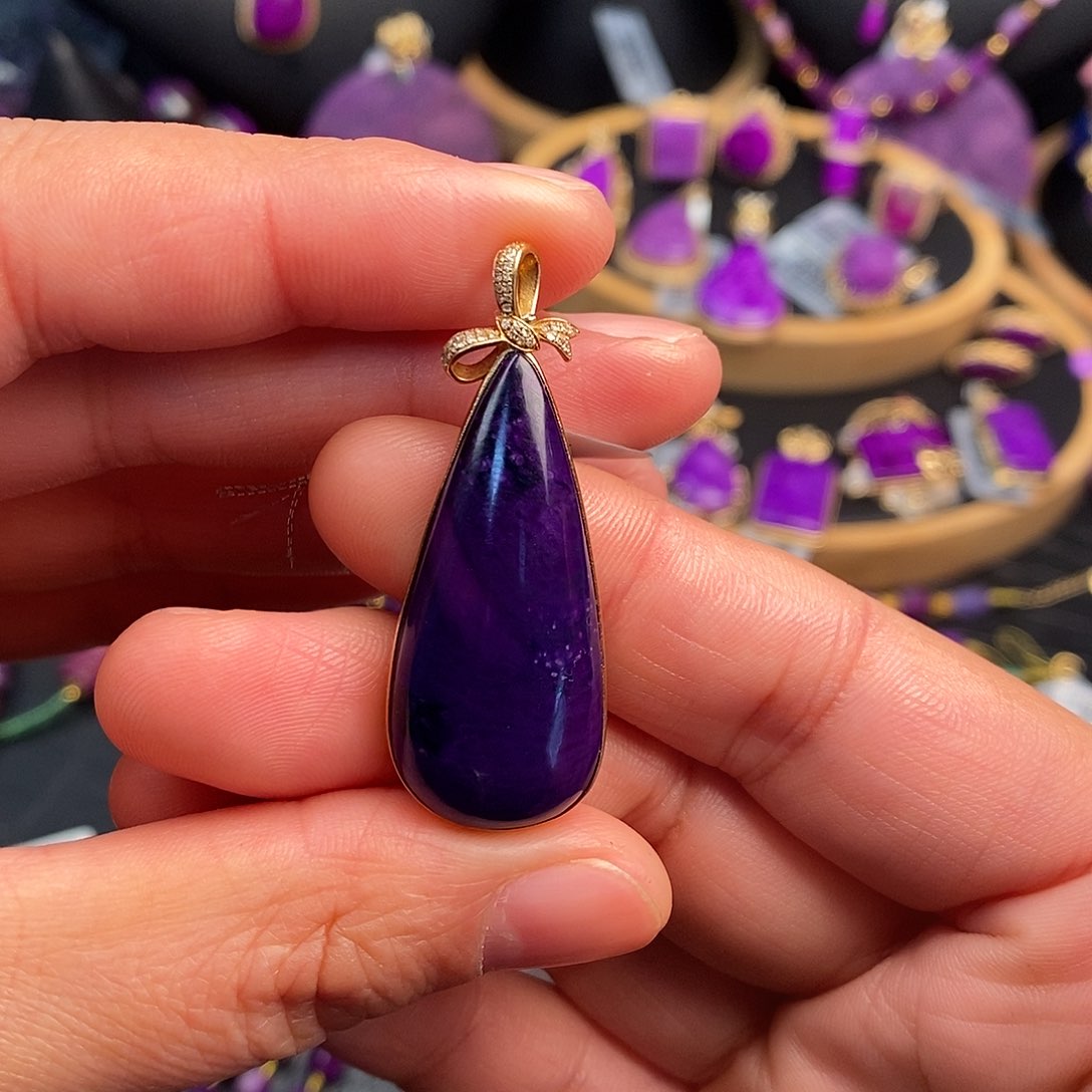 苏纪石（舒俱来）吊坠18K金镶嵌