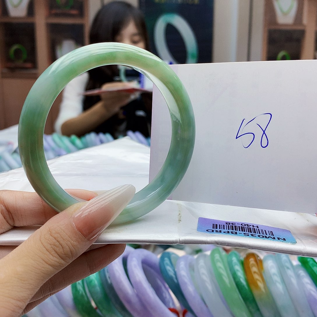 翡翠手镯未镶嵌567899999