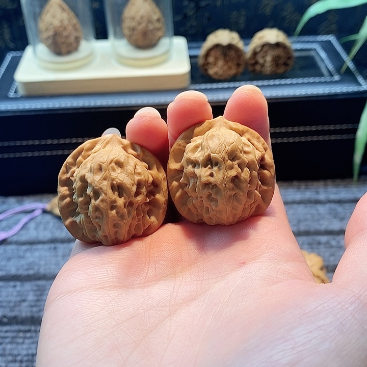 桃核把件全品白蛇骨