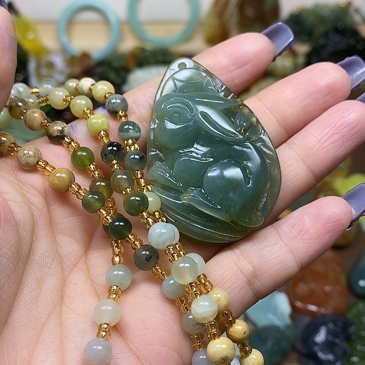 蛇纹石玉吊坠未镶嵌