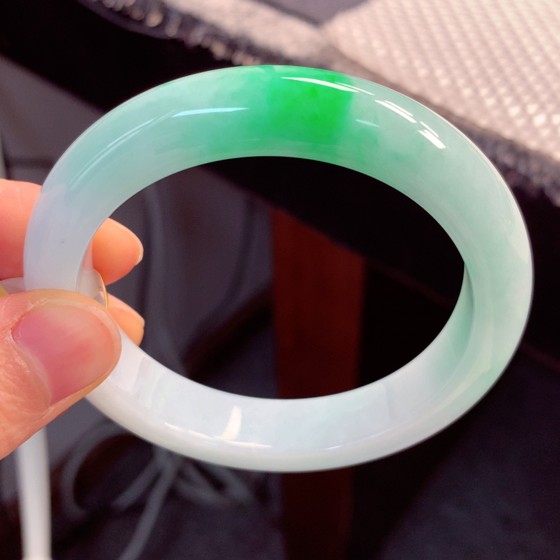 翡翠手镯未镶嵌?****ᴱ缅甸