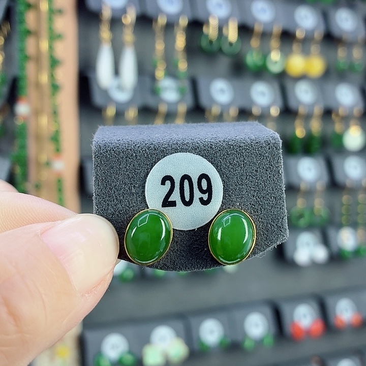 和田玉18K金镶嵌耳饰