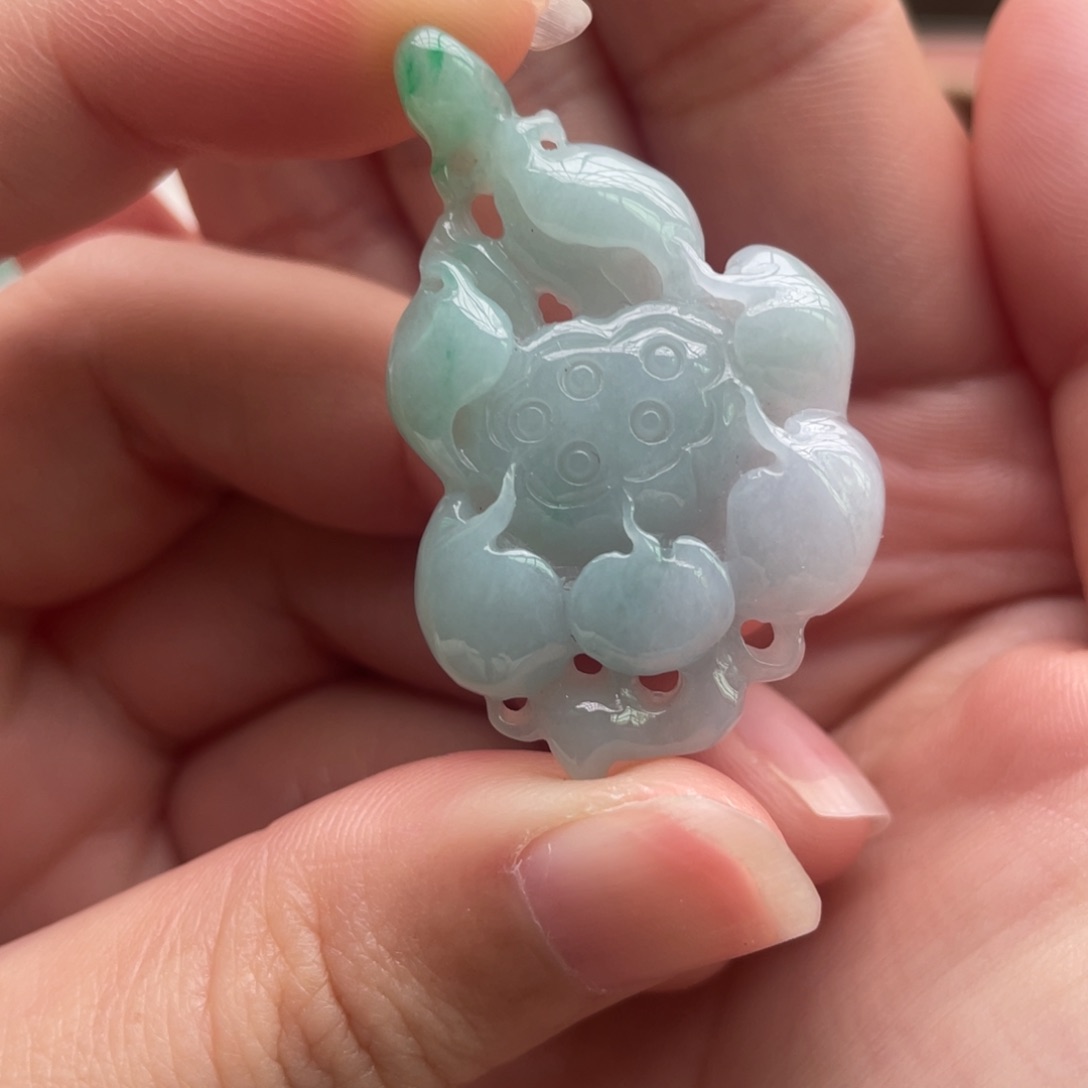 翡翠颈饰未镶嵌T*～莲花