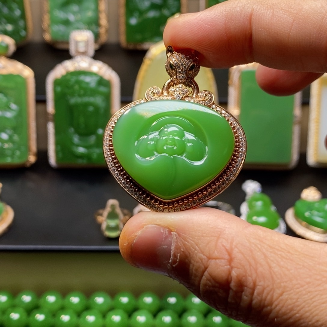 和田玉挂件18K金镶嵌虎*虎