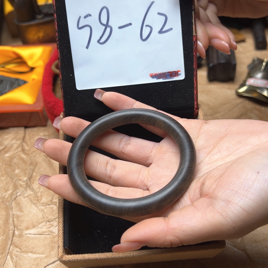 滴血莲花菩提吊坠