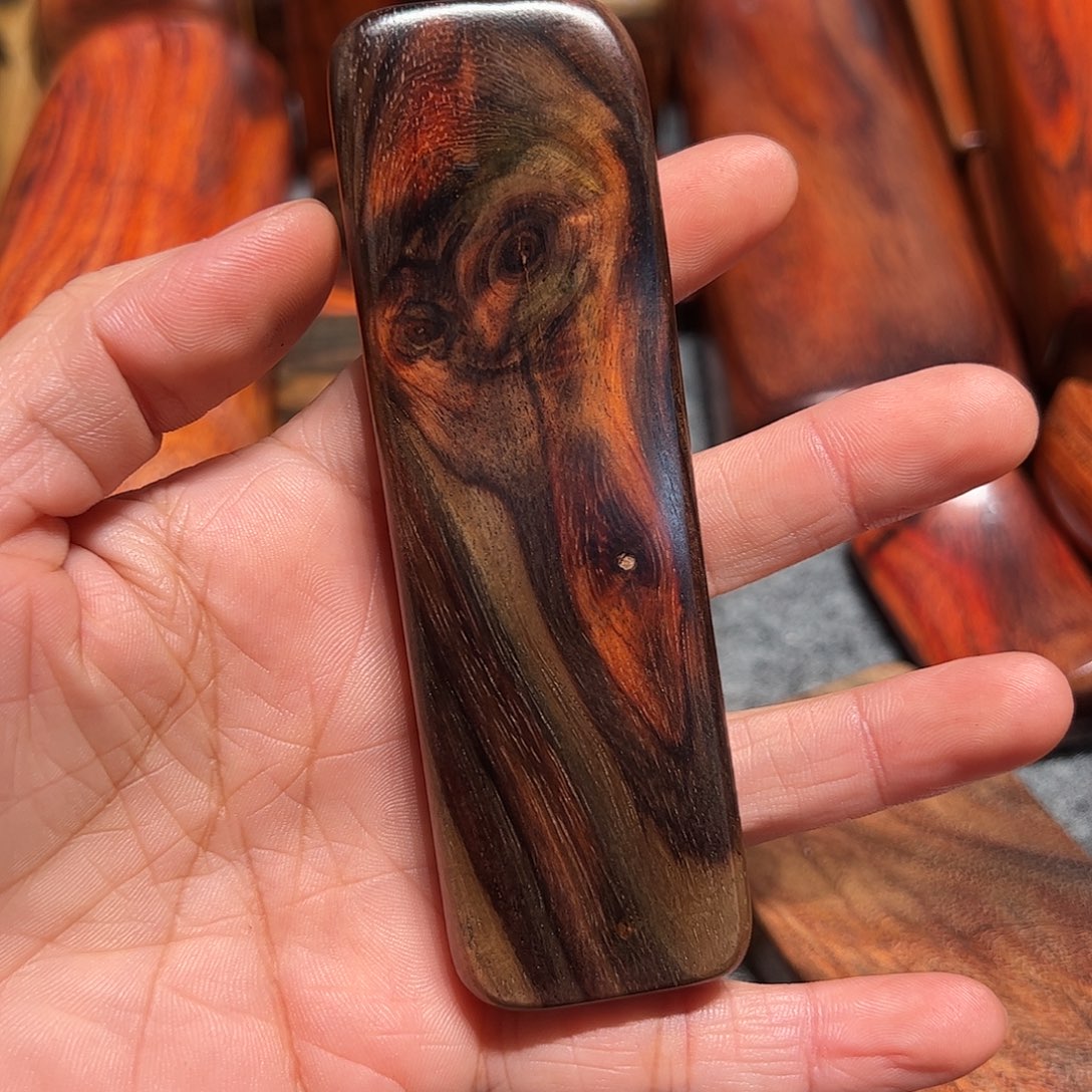 孤***城交趾黄檀（大红酸枝）