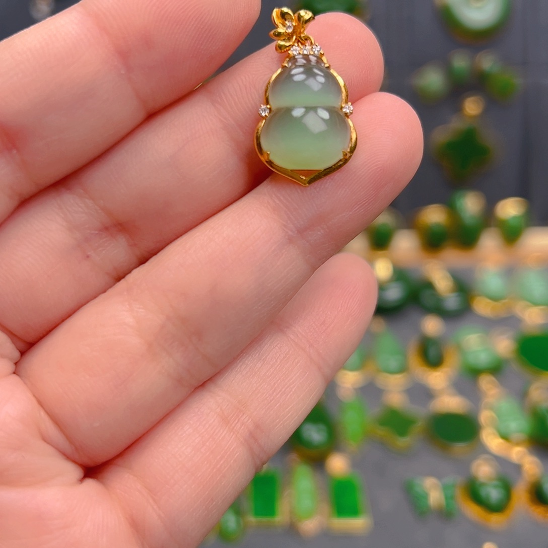 和田玉（碧玉）18K金镶嵌戒指