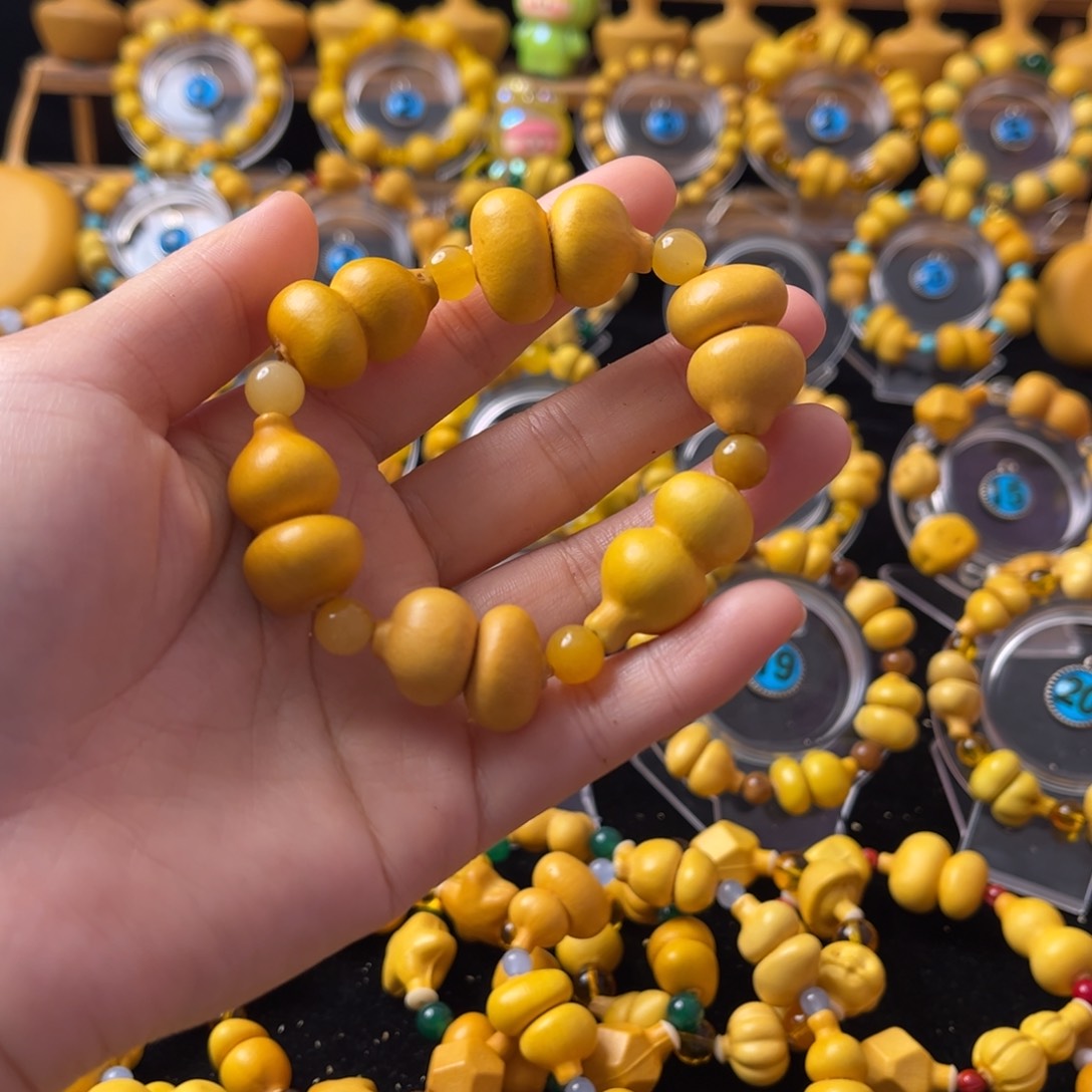 我****。六颗小钱袋手串