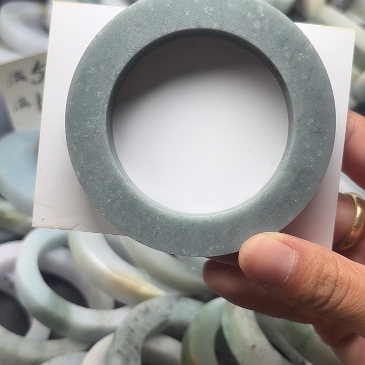 定制翡翠未镶嵌翡翠蓝底翡翠暴风雪手镯58-69