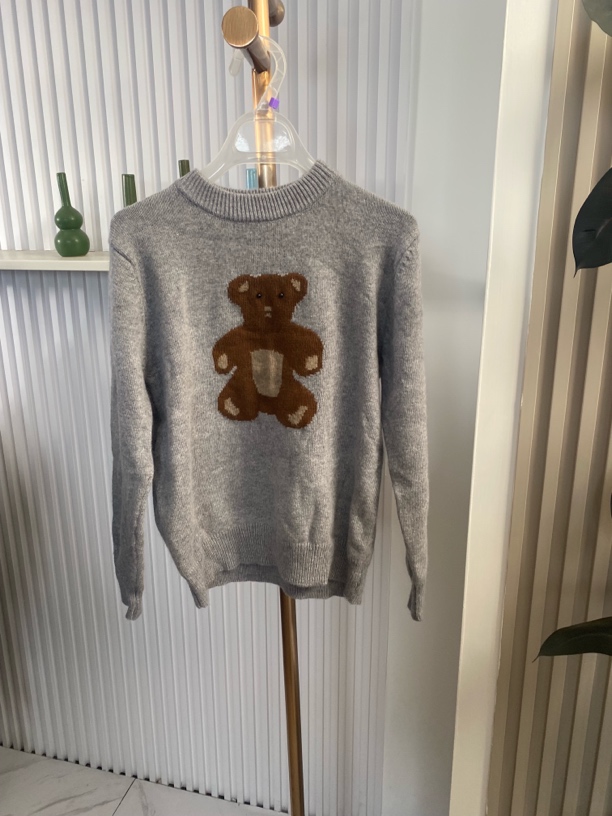 [H5700小熊针织小衫长袖镂空气质夏季休闲迷彩印花豹纹