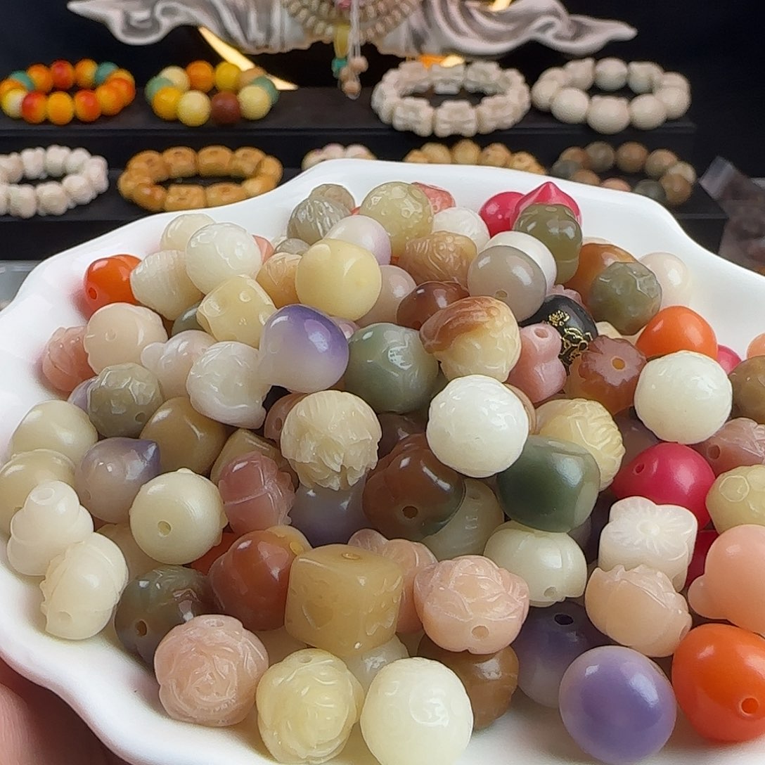 吊坠菩提根/象牙果卡12雕刻件混锅100颗批发