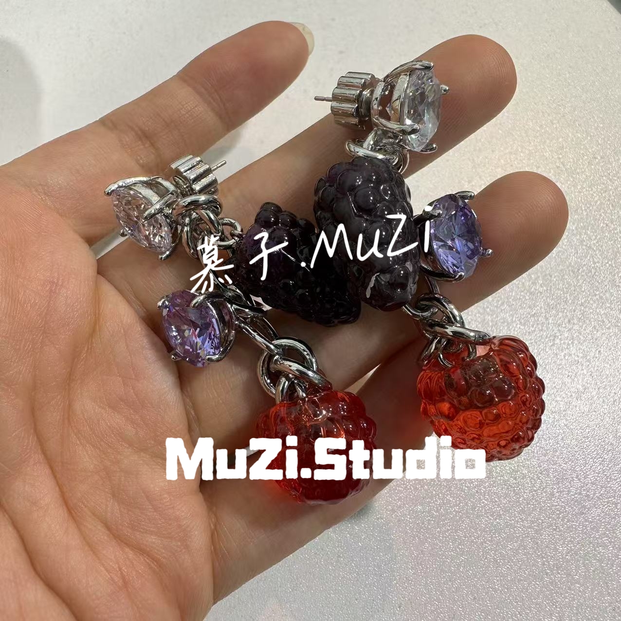 黄铜合成锆石耳饰 浆果树莓锁链耳钉