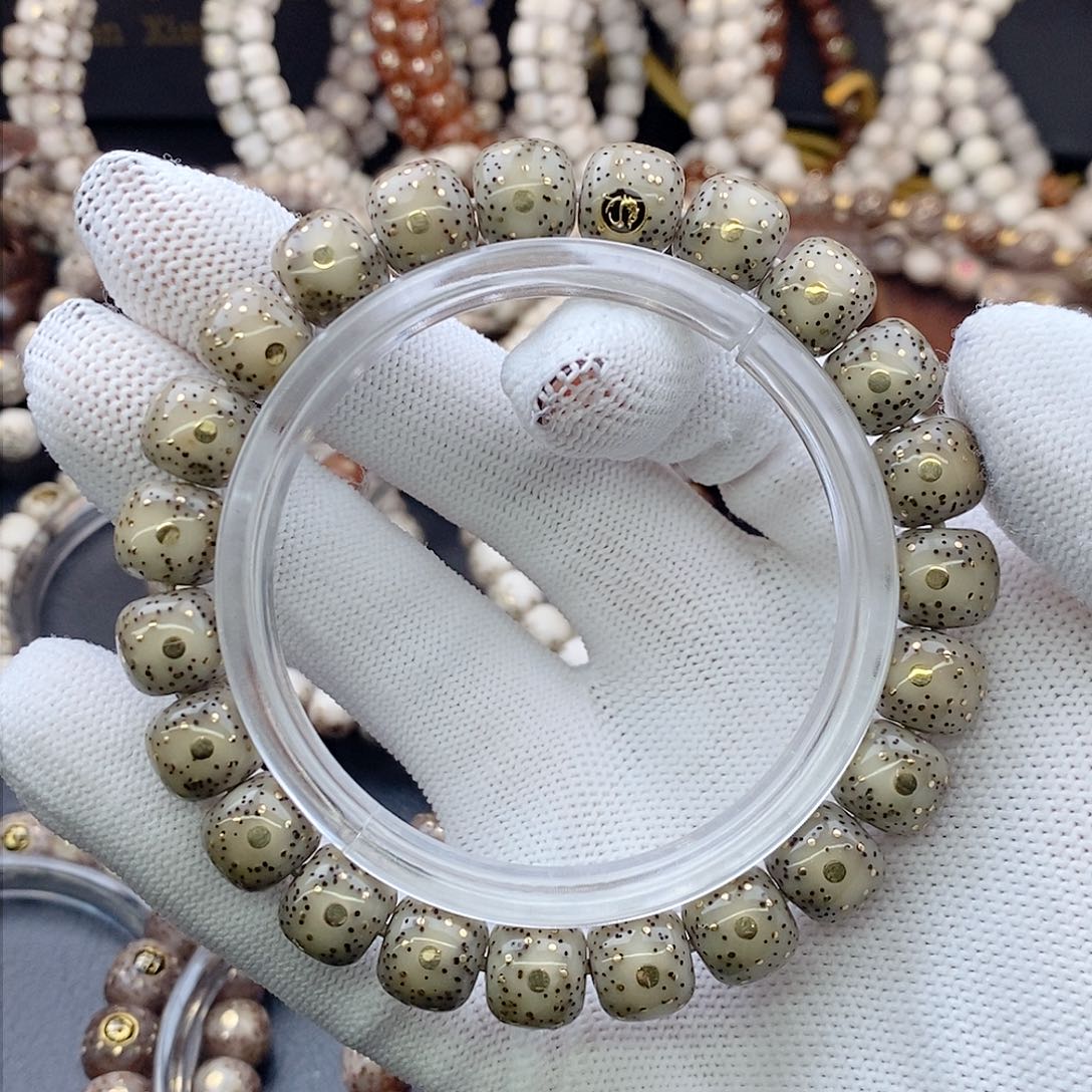 手串星月菩提是**啊星月