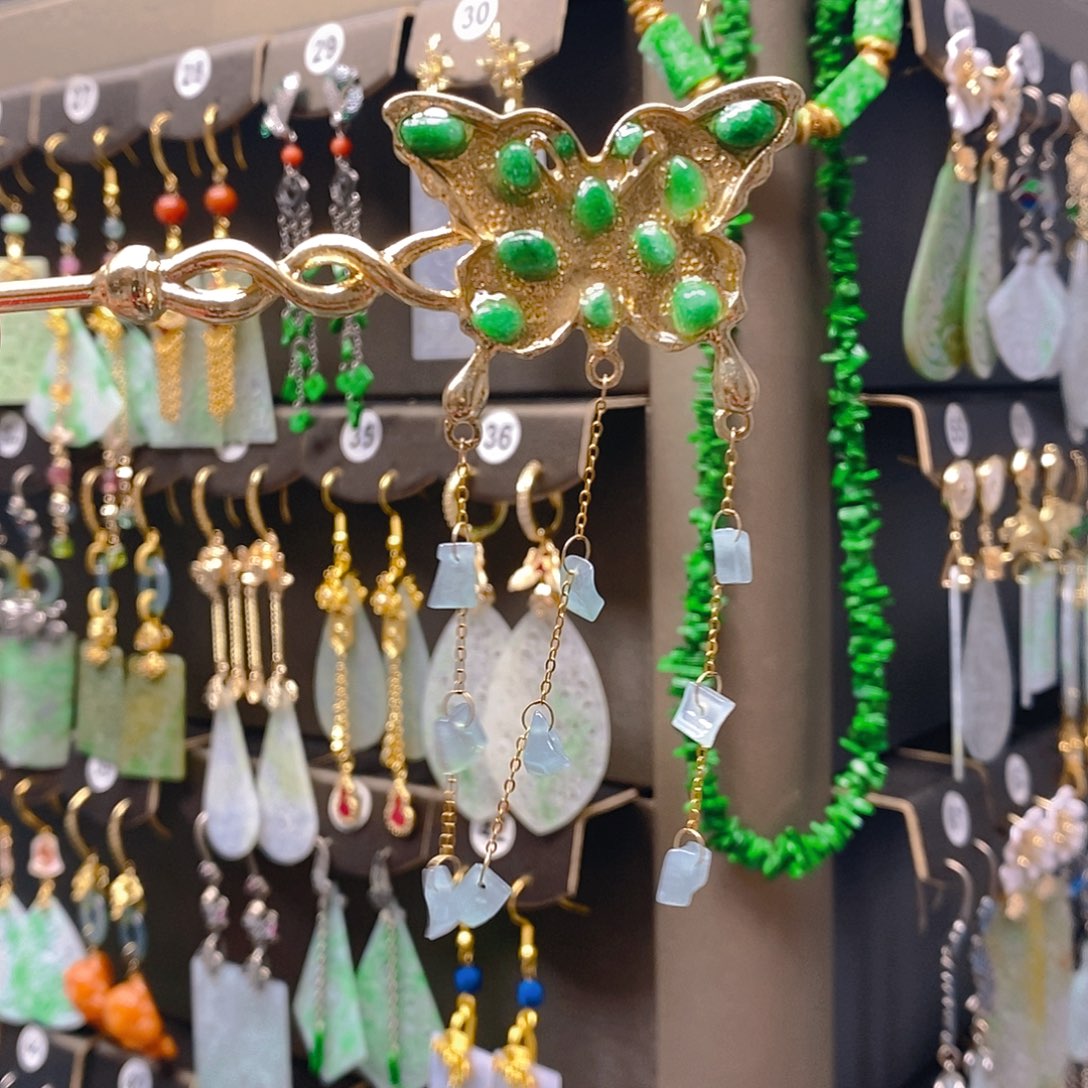 未镶嵌翡翠耳饰翡翠