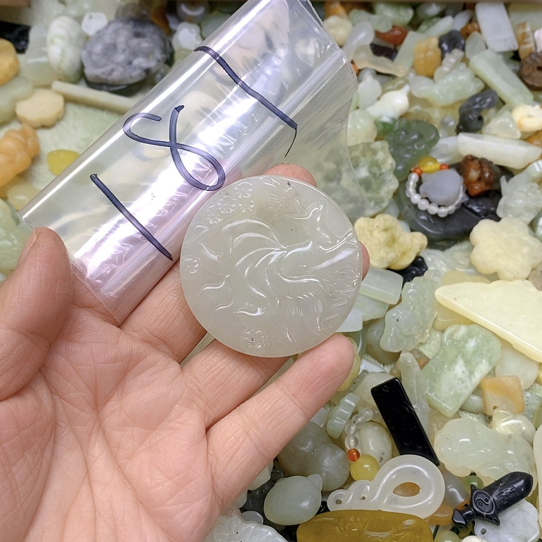 蛇纹石玉颈饰未镶嵌咕*白181