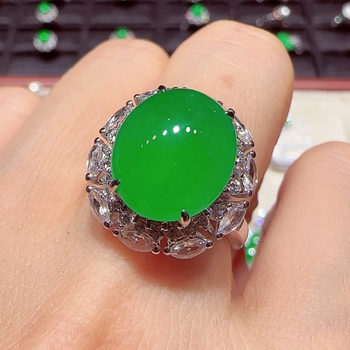 翡翠18K金镶嵌戒指戒指