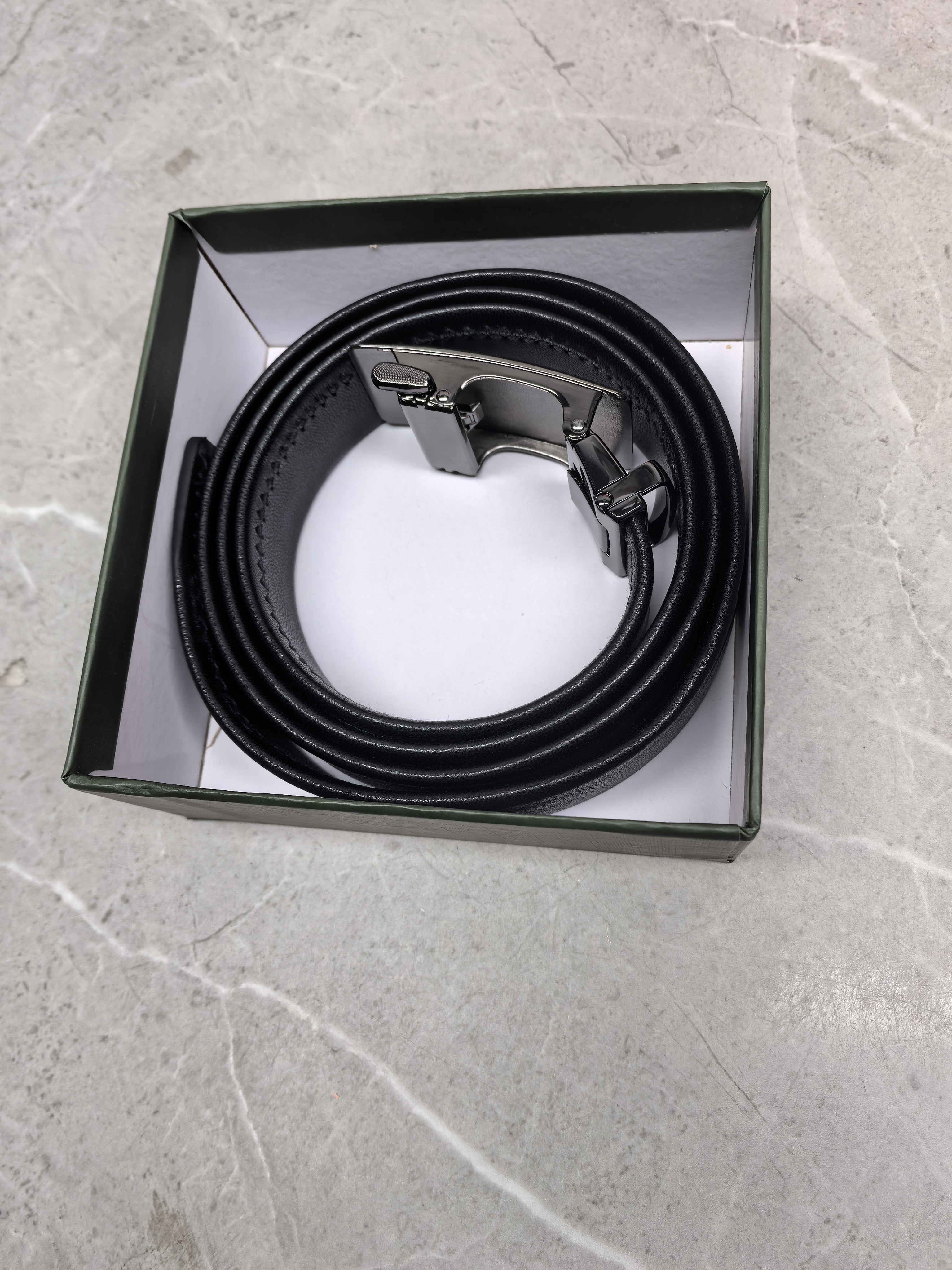 阳阳鞋贸~男士自动扣皮带