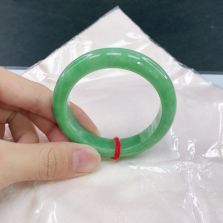 翡翠未镶嵌手镯圈54.6。15056