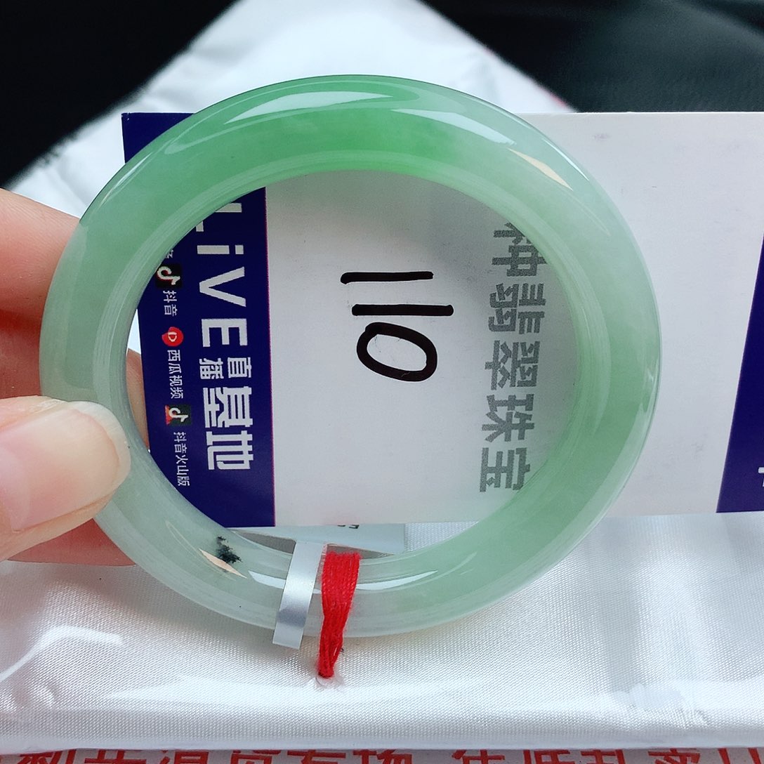 翡翠手镯未镶嵌 缅甸天然A货翡翠手镯