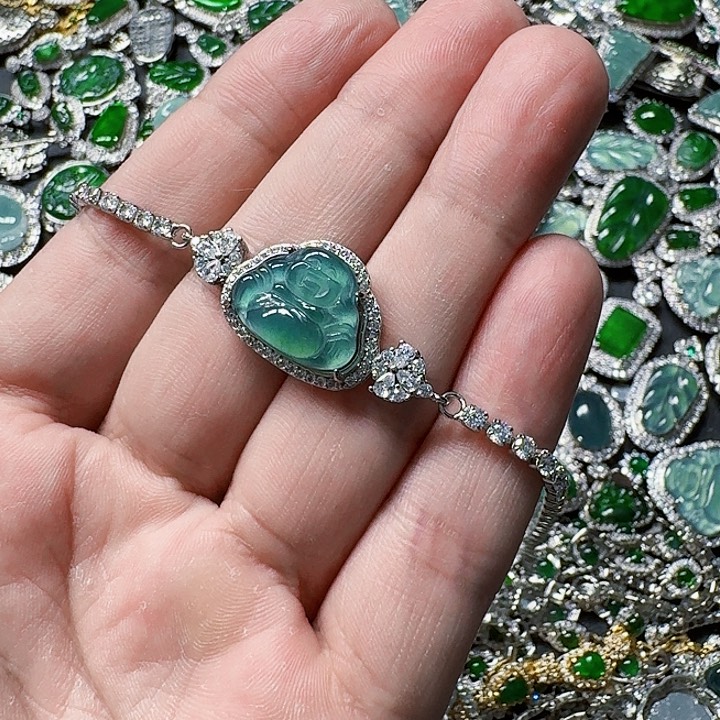 翡翠颈饰未镶嵌天然A货翡翠放漏