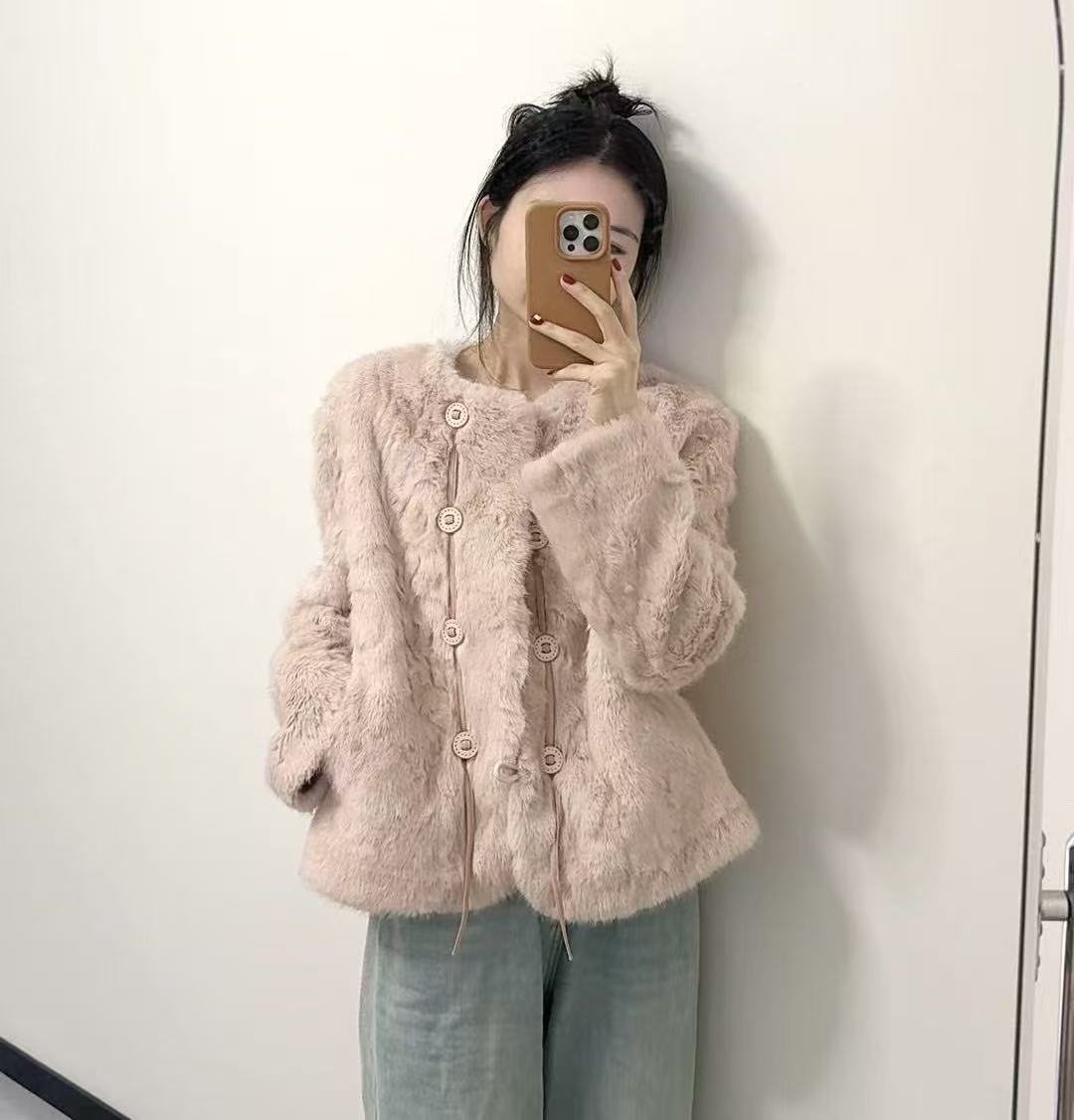 2025新款小糊羊外套秋冬小清新小香风女外套开衫圆领休闲毛毛短款