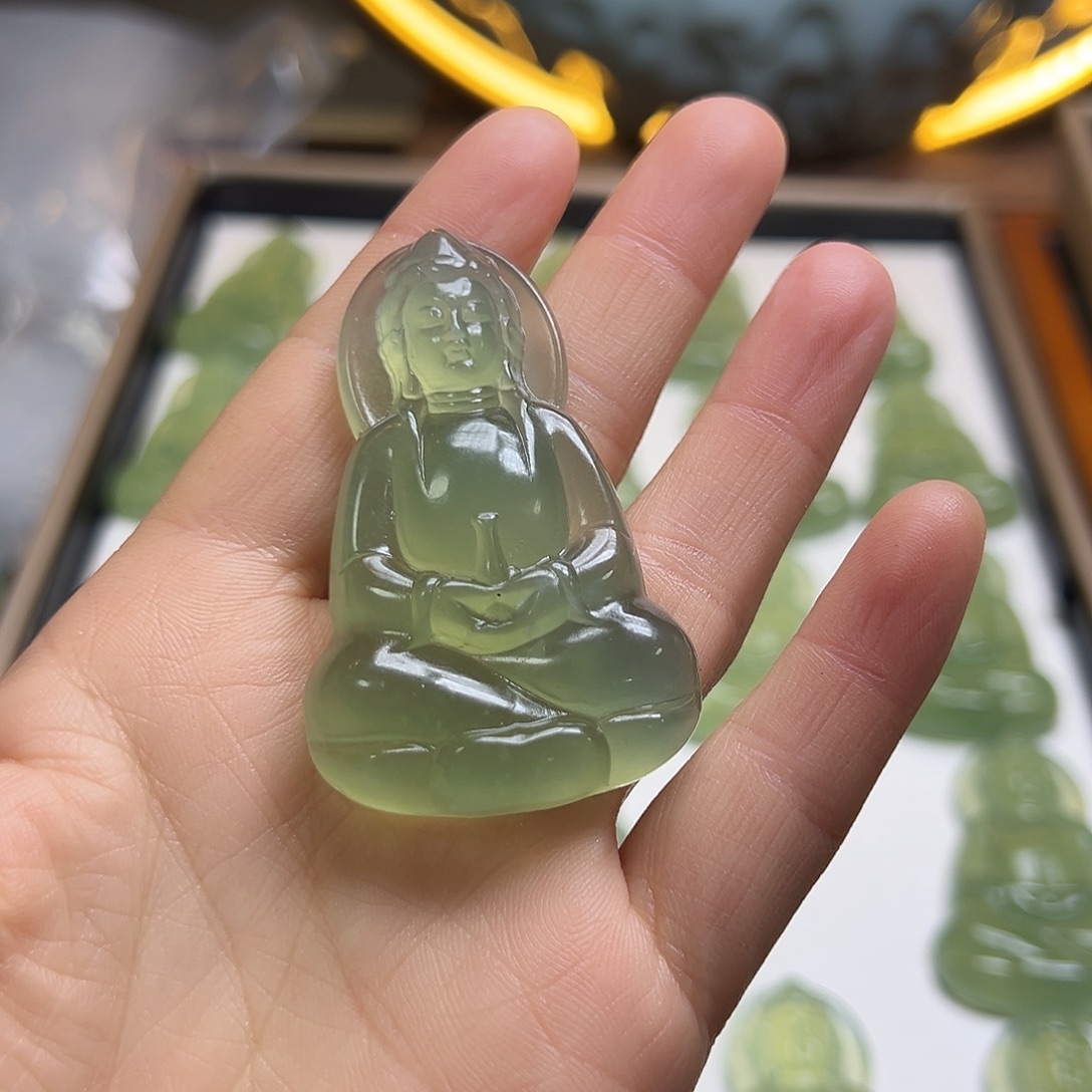 百***妖蛇纹石玉未镶嵌颈饰