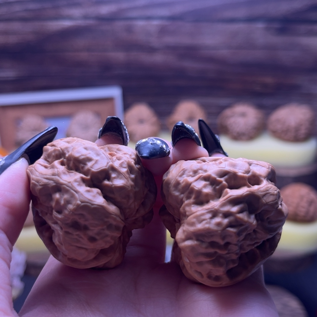 M***w文玩核桃吊坠蛤蟆头闪79